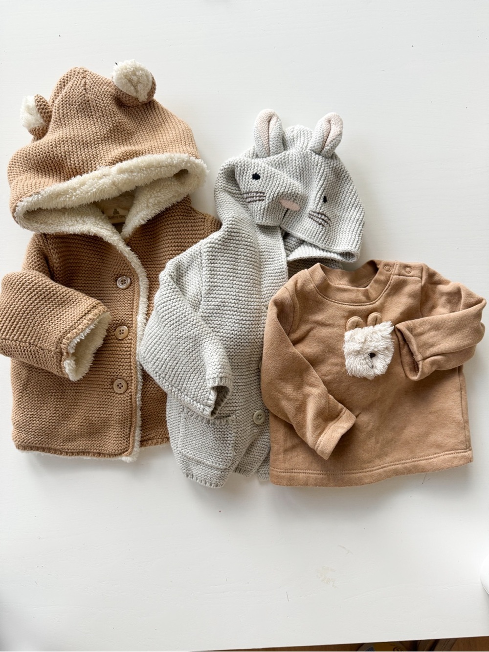 Lot of baby gap 0-3 sweaters